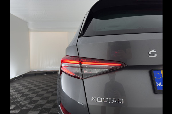 Škoda Kodiaq 1.5 TSI Business Edition [7-Pers.] (INCL.BTW) Aut. *LEATHER-FABRIC | FULL-LED | DIGI-COCKPIT | ADAPTIVE-CRUISE | HEATED-COMFORTSEATS | CAMERA | KEYLESS | NAVI-FULLMAP | AMBIENT-LIGHT | DAB+ | SHIFT-PADDLES | ECC | PDC | 19''AL