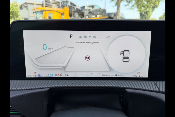 Kia Ev6 GT Performance 585 PK AWD 77.4 kWh Panoramadak Moonscape matte kleur 21" LMV HUD 360° Camera Meridian Leder/Alcantara  Adaptief Cruise