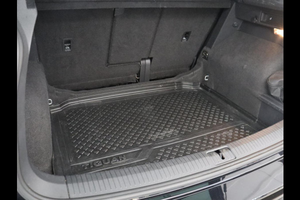 Volkswagen Tiguan 1.4 TSI Comfortline Business | Adapt. Cruise | Stoelverwarming | Navigatie | Pano.Dak |
