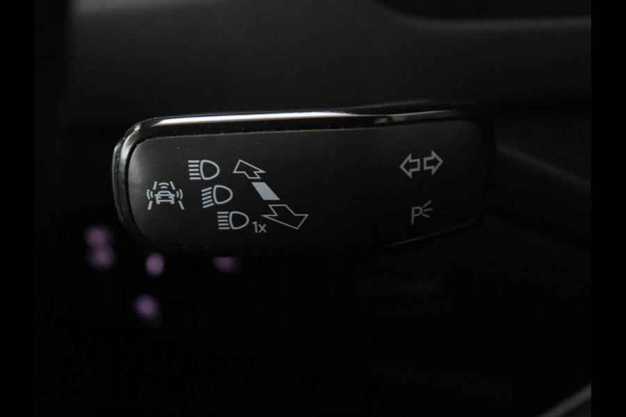 Volkswagen Tiguan 1.4 TSI Comfortline Business | Adapt. Cruise | Stoelverwarming | Navigatie | Pano.Dak |