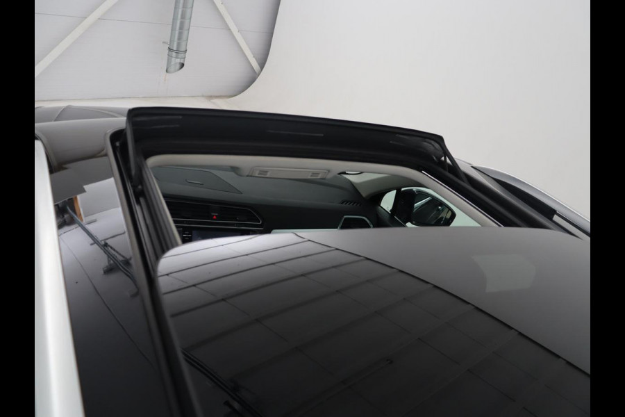 Volkswagen Tiguan 1.4 TSI Comfortline Business | Adapt. Cruise | Stoelverwarming | Navigatie | Pano.Dak |