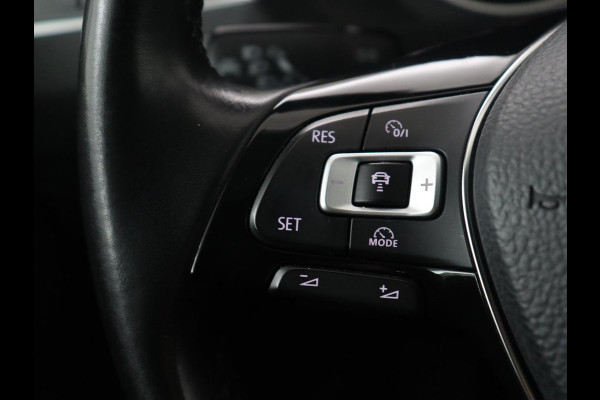 Volkswagen Tiguan 1.4 TSI Comfortline Business | Adapt. Cruise | Stoelverwarming | Navigatie | Pano.Dak |