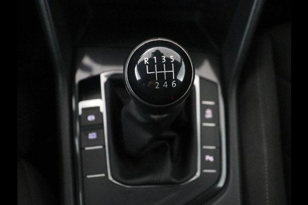 Volkswagen Tiguan 1.4 TSI Comfortline Business | Adapt. Cruise | Stoelverwarming | Navigatie | Pano.Dak |
