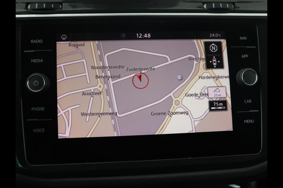 Volkswagen Tiguan 1.4 TSI Comfortline Business | Adapt. Cruise | Stoelverwarming | Navigatie | Pano.Dak |