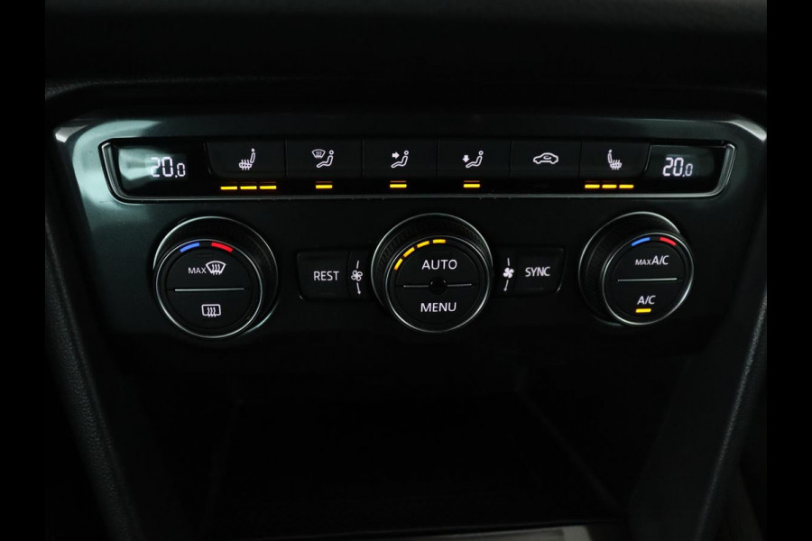 Volkswagen Tiguan 1.4 TSI Comfortline Business | Adapt. Cruise | Stoelverwarming | Navigatie | Pano.Dak |