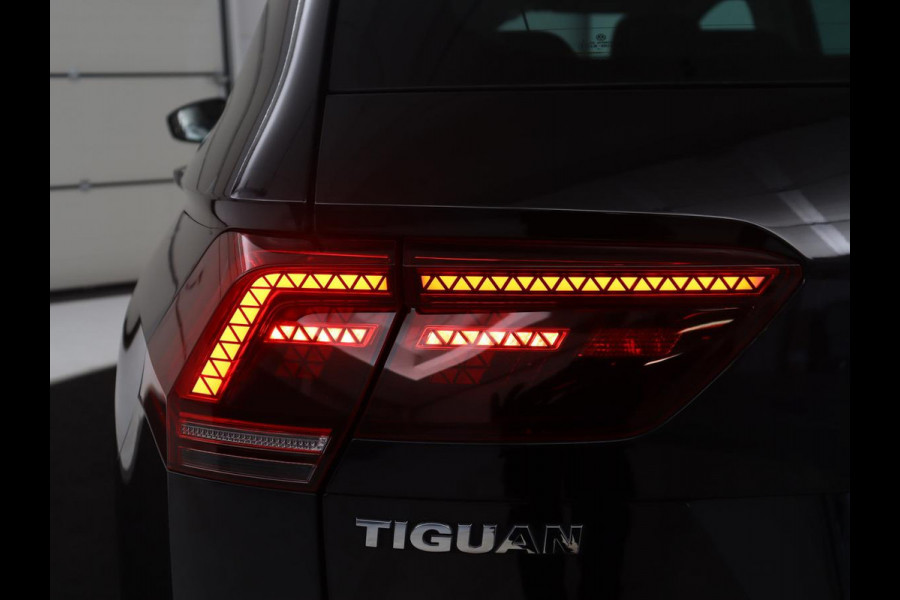Volkswagen Tiguan 1.4 TSI Comfortline Business | Adapt. Cruise | Stoelverwarming | Navigatie | Pano.Dak |