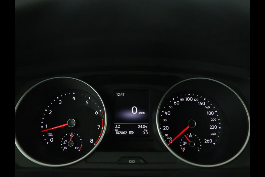 Volkswagen Tiguan 1.4 TSI Comfortline Business | Adapt. Cruise | Stoelverwarming | Navigatie | Pano.Dak |