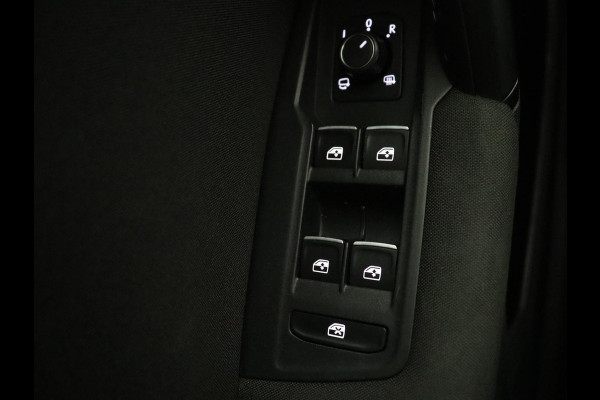 Volkswagen Tiguan 1.4 TSI Comfortline Business | Adapt. Cruise | Stoelverwarming | Navigatie | Pano.Dak |