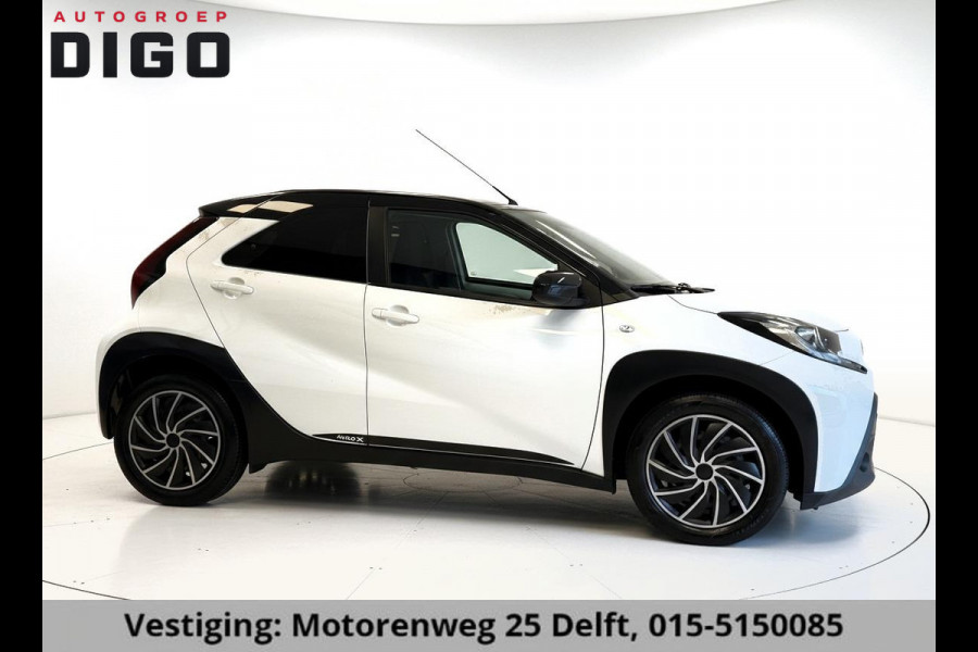 Toyota Aygo X 1.0 AUTOMAAT BI-TONE GARANTIE TOT 08-2032! . ACHTERUITRIJ CAMERA . SLECHTS 38.000 KM . APPLE CARPLAY & ANDRIOD AUTO