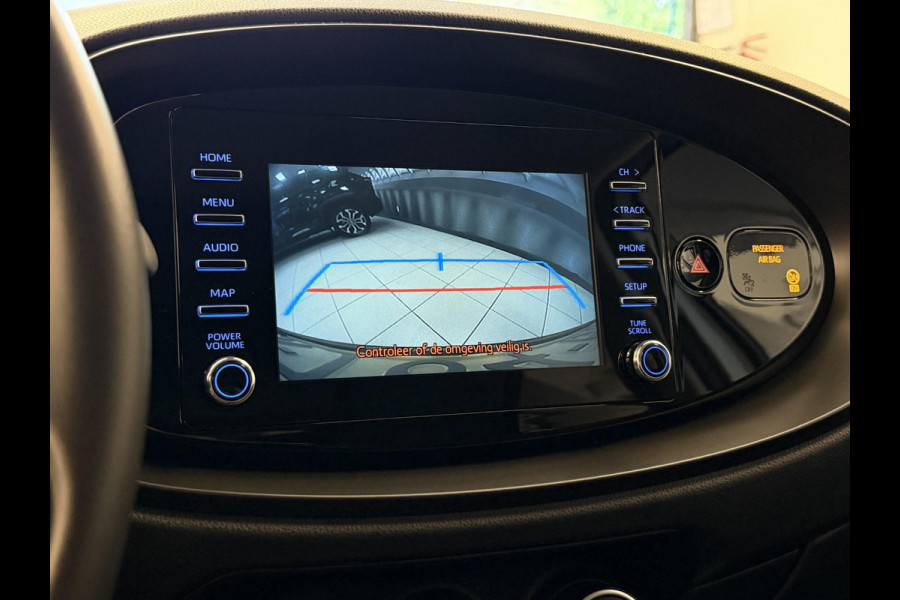 Toyota Aygo X 1.0 AUTOMAAT BI-TONE GARANTIE TOT 08-2032! . ACHTERUITRIJ CAMERA . SLECHTS 38.000 KM . APPLE CARPLAY & ANDRIOD AUTO