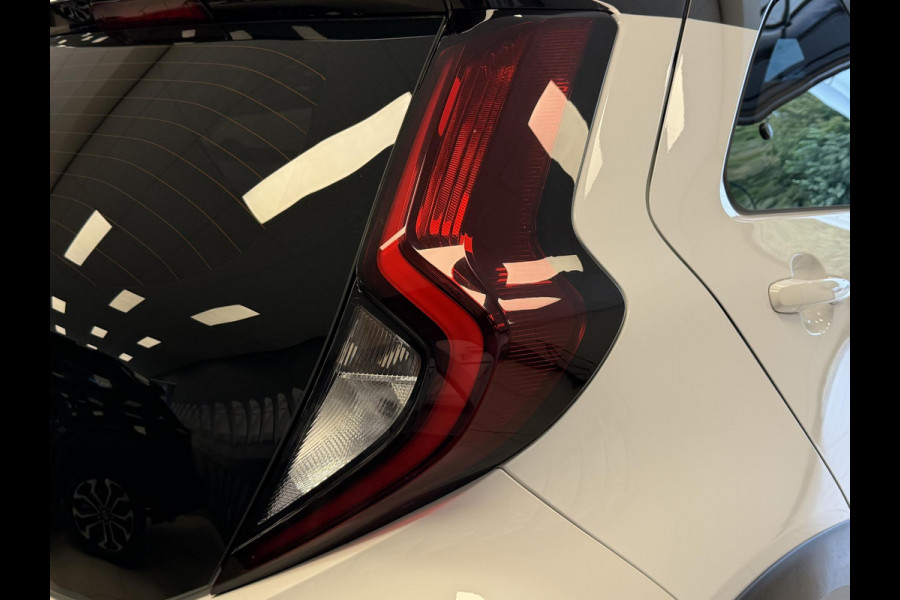 Toyota Aygo X 1.0 AUTOMAAT BI-TONE GARANTIE TOT 08-2032! . ACHTERUITRIJ CAMERA . SLECHTS 38.000 KM . APPLE CARPLAY & ANDRIOD AUTO