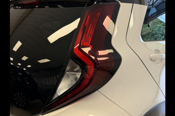 Toyota Aygo X 1.0 AUTOMAAT BI-TONE GARANTIE TOT 08-2032! . ACHTERUITRIJ CAMERA . SLECHTS 38.000 KM . APPLE CARPLAY & ANDRIOD AUTO