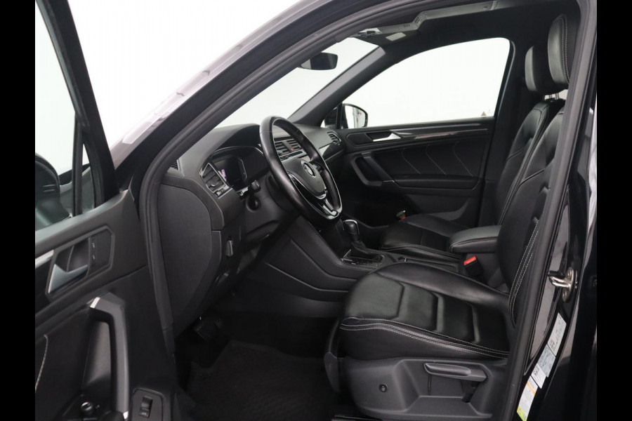 Volkswagen Tiguan Allspace 1.5 TSI Highline Business R | Leder | Trekhaak | Virtual dashboard | Adaptive cruise | Camera | Park assist | Carplay | Climate control | Stoelverwarming | Full LED |