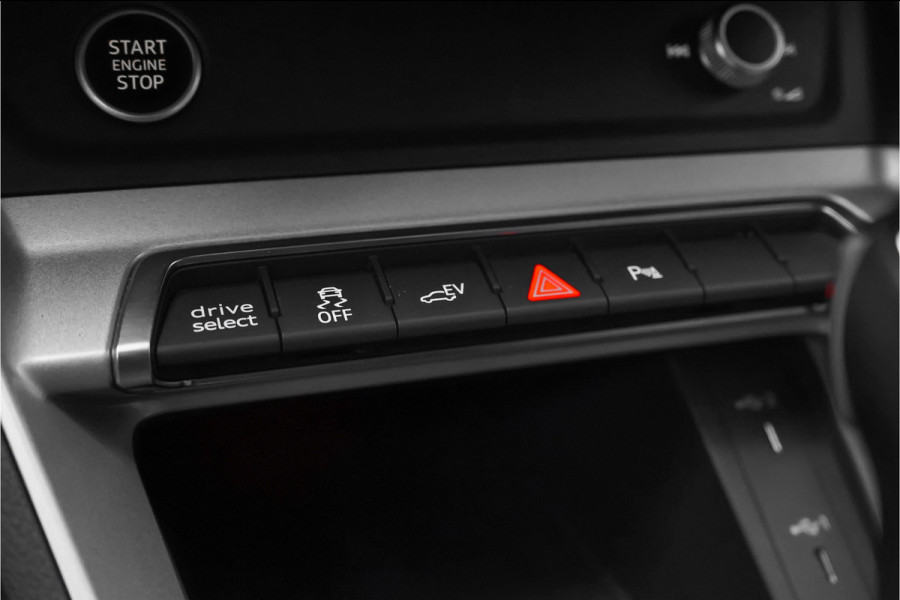 Audi Q3 45 TFSI e S Edition Zwart Optiek Navi ACC Keyless Camera 19"