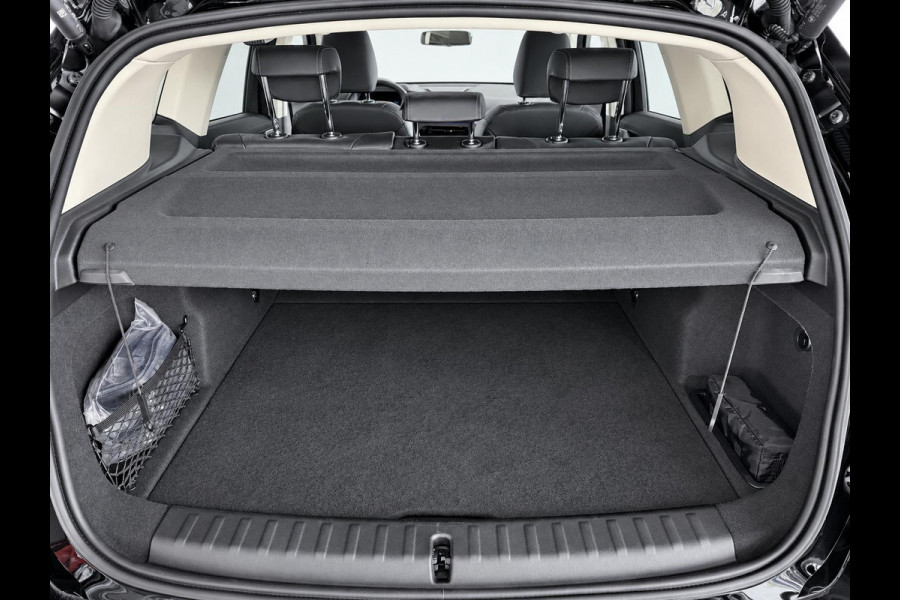 BMW iX1 xDrive30 67 kWh Trekhaak Harman Kardon 360 Camera Elektrisch Verstelbare Stoelen met Geheugenfunctie LED Koplampen Stoelverwarming 20 Inch Lichtmetalen BMW Individual Velgen