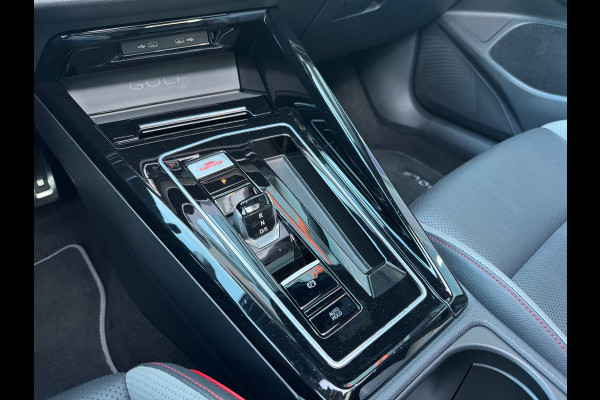 Volkswagen Golf 2.0 TSI GTI CLUBSPORT|PANO|AKRA|LEDER|HuD|IQ|BOMVOL