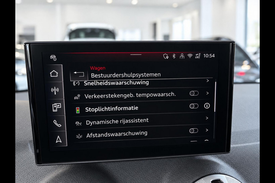 Audi Q2 35 TFSI S Edition Leder Airco Navi Carplay PDC Full LED Adaptive Cruise Control 17" LM Velgen Comfort Pack Privacy Glass