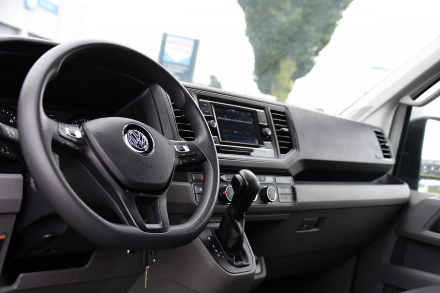 Volkswagen Crafter 35 2.0 TDI L3H3 PB Edition Adaptieve Cruise, Camera, LED, Carplay, Trekhaak, Automaat, 140pk, Sensoren, Multimedia, Uniek!
