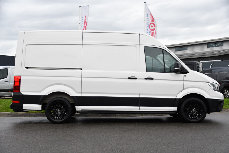 Volkswagen Crafter 35 2.0 TDI L3H3 PB Edition Adaptieve Cruise, Camera, LED, Carplay, Trekhaak, Automaat, 140pk, Sensoren, Multimedia, Uniek!
