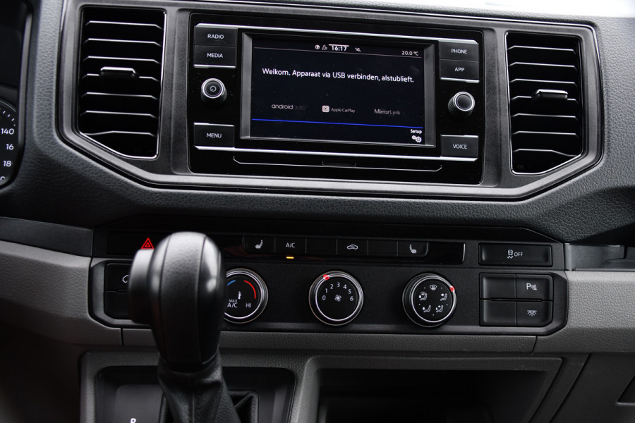 Volkswagen Crafter 35 2.0 TDI L3H3 PB Edition Adaptieve Cruise, Camera, LED, Carplay, Trekhaak, Automaat, 140pk, Sensoren, Multimedia, Uniek!