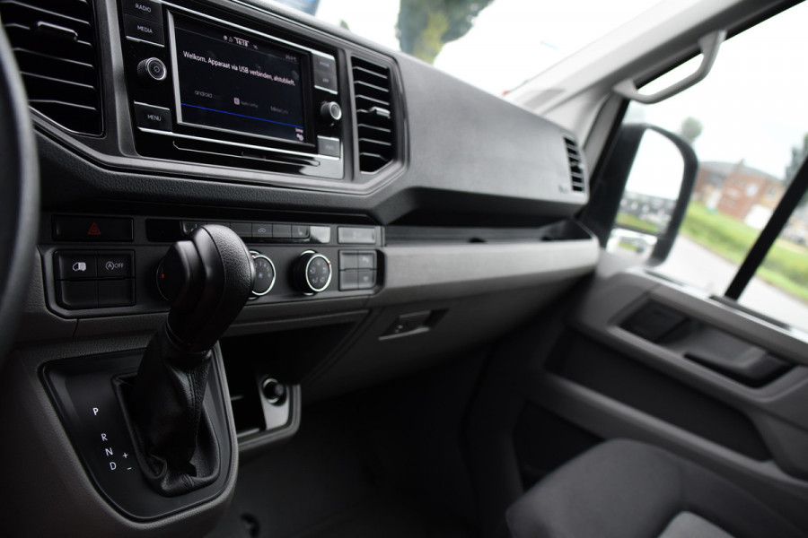 Volkswagen Crafter 35 2.0 TDI L3H3 PB Edition Adaptieve Cruise, Camera, LED, Carplay, Trekhaak, Automaat, 140pk, Sensoren, Multimedia, Uniek!