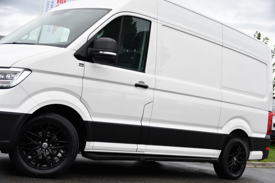 Volkswagen Crafter 35 2.0 TDI L3H3 PB Edition Adaptieve Cruise, Camera, LED, Carplay, Trekhaak, Automaat, 140pk, Sensoren, Multimedia, Uniek!