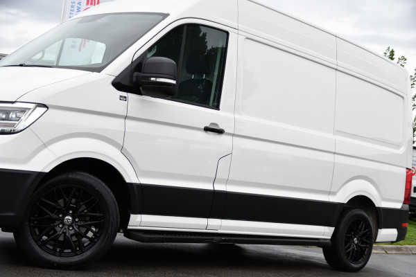 Volkswagen Crafter 35 2.0 TDI L3H3 PB Edition Adaptieve Cruise, Camera, LED, Carplay, Trekhaak, Automaat, 140pk, Sensoren, Multimedia, Uniek!