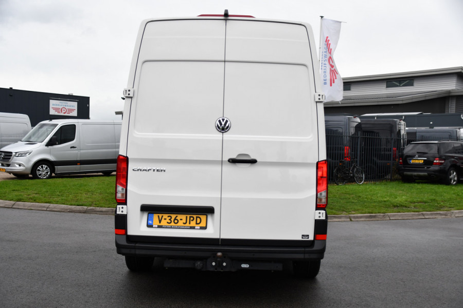 Volkswagen Crafter 35 2.0 TDI L3H3 PB Edition Adaptieve Cruise, Camera, LED, Carplay, Trekhaak, Automaat, 140pk, Sensoren, Multimedia, Uniek!