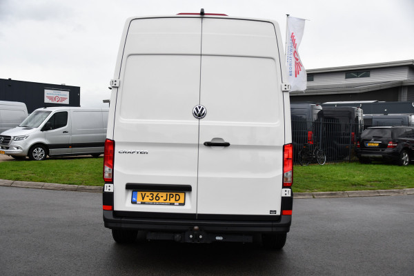 Volkswagen Crafter 35 2.0 TDI L3H3 PB Edition Adaptieve Cruise, Camera, LED, Carplay, Trekhaak, Automaat, 140pk, Sensoren, Multimedia, Uniek!