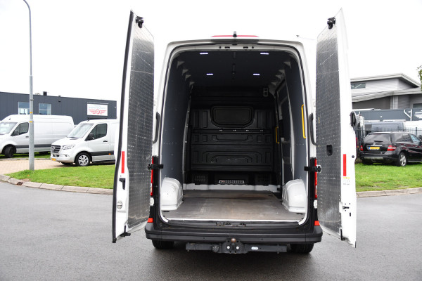 Volkswagen Crafter 35 2.0 TDI L3H3 PB Edition Adaptieve Cruise, Camera, LED, Carplay, Trekhaak, Automaat, 140pk, Sensoren, Multimedia, Uniek!
