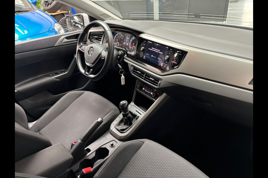 Volkswagen Polo 1.0 TSI Highline Business R / Carplay