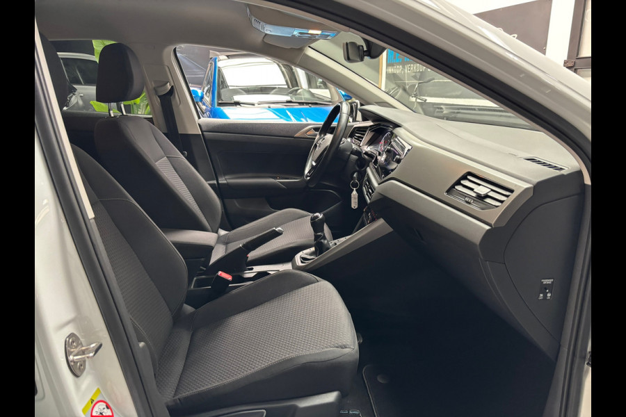 Volkswagen Polo 1.0 TSI Highline Business R / Carplay