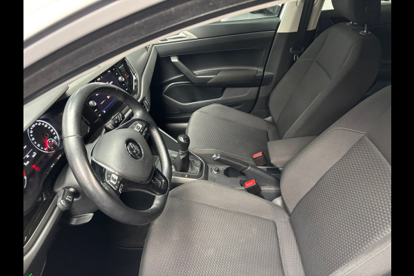 Volkswagen Polo 1.0 TSI Highline Business R / Carplay