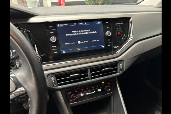 Volkswagen Polo 1.0 TSI Highline Business R / Carplay
