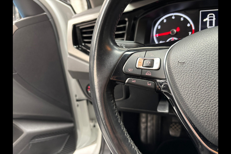 Volkswagen Polo 1.0 TSI Highline Business R / Carplay