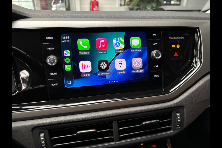Volkswagen Polo 1.0 TSI Highline Business R / Carplay