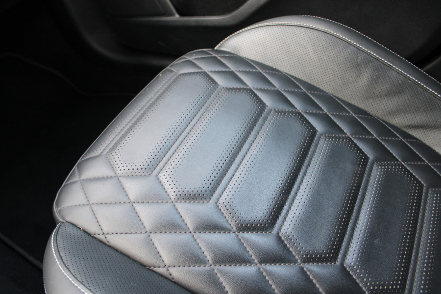 Ford FOCUS Wagon 1.0 EcoBoost Hybrid Active X | Leder! | Adaptieve cruise | Trekhaak | Camera | BLIS