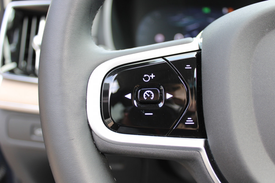 Volvo XC90 2.0 T8 Plug-in hybrid AWD Plus Bright | Luchtvering | BLIS | Panoramadak | 360 Camera
