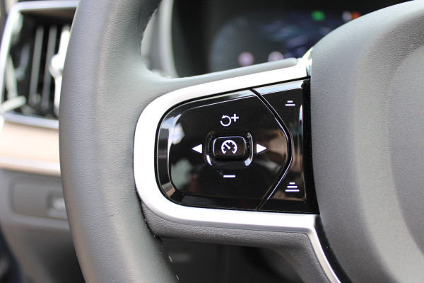 Volvo XC90 2.0 T8 Plug-in hybrid AWD Plus Bright | Luchtvering | BLIS | Panoramadak | 360 Camera