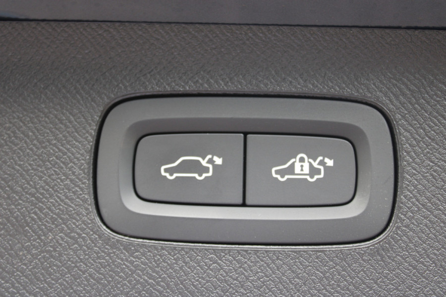 Volvo XC90 2.0 T8 Plug-in hybrid AWD Plus Bright | Luchtvering | BLIS | Panoramadak | 360 Camera