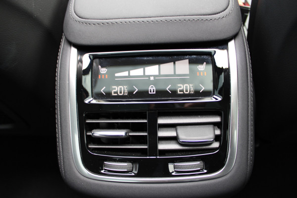 Volvo XC90 2.0 T8 Plug-in hybrid AWD Plus Bright | Luchtvering | BLIS | Panoramadak | 360 Camera