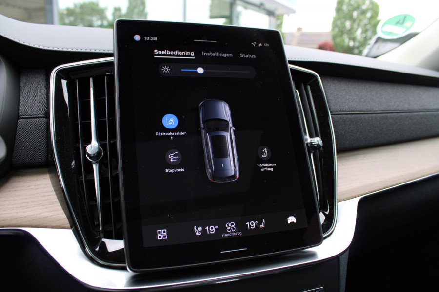 Volvo XC90 2.0 T8 Plug-in hybrid AWD Plus Bright | Luchtvering | BLIS | Panoramadak | 360 Camera