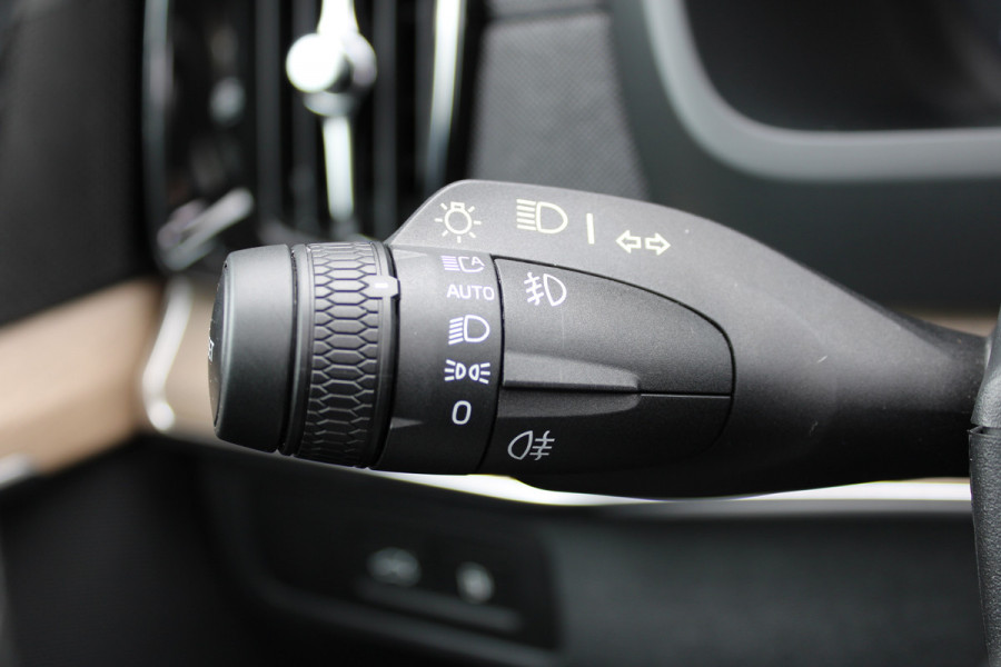 Volvo XC90 2.0 T8 Plug-in hybrid AWD Plus Bright | Luchtvering | BLIS | Panoramadak | 360 Camera