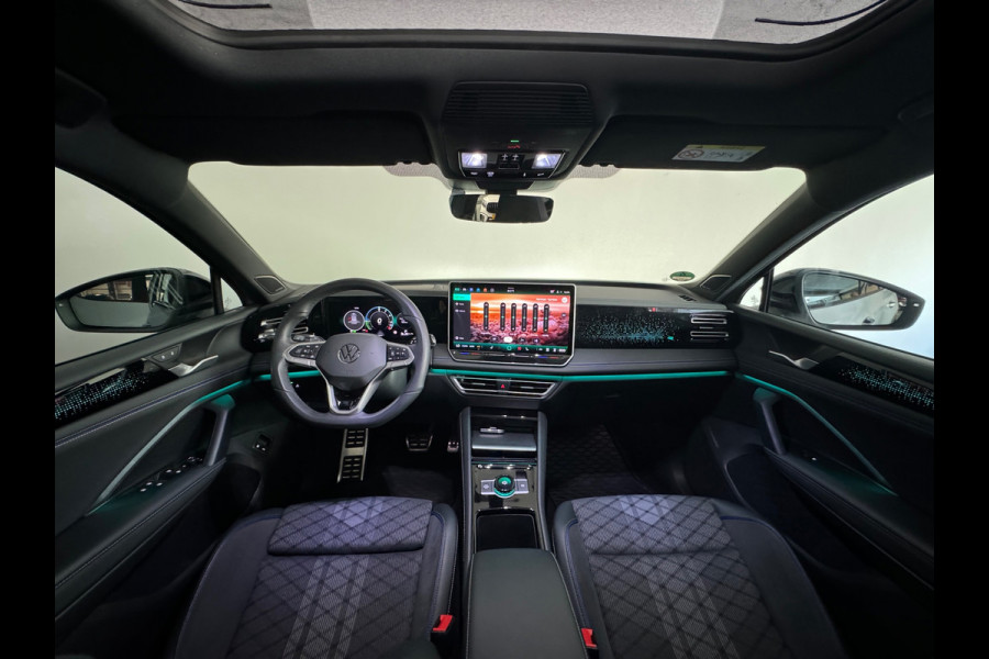 Volkswagen Tiguan 1.5 eHybrid R-Line Business Pano|H/K|Massage|HuD|Trekhaak