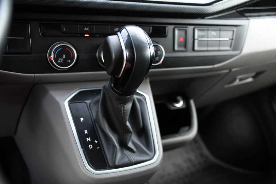 Volkswagen Transporter 2.0 TDI L2H1 30 Bulli Virtual, Cruise, Camera, Carplay, LED, Automaat, 150pk, Multimedia, Sensoren, Airco, Uniek!