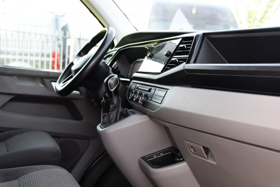Volkswagen Transporter 2.0 TDI L2H1 30 Bulli Virtual, Cruise, Camera, Carplay, LED, Automaat, 150pk, Multimedia, Sensoren, Airco, Uniek!