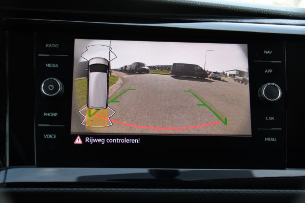 Volkswagen Transporter 2.0 TDI L2H1 30 Bulli Virtual, Cruise, Camera, Carplay, LED, Automaat, 150pk, Multimedia, Sensoren, Airco, Uniek!