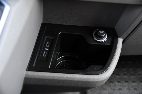 Volkswagen Transporter 2.0 TDI L2H1 30 Bulli Virtual, Cruise, Camera, Carplay, LED, Automaat, 150pk, Multimedia, Sensoren, Airco, Uniek!