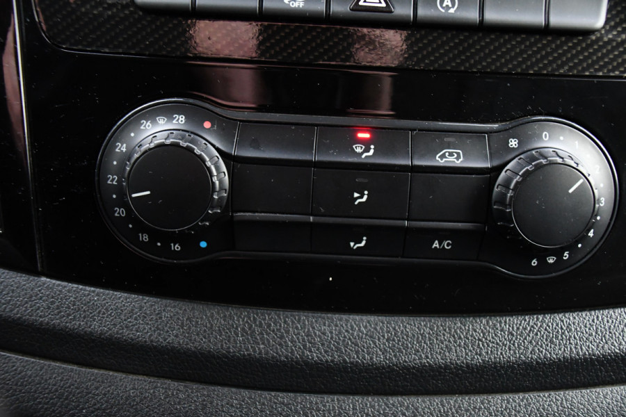 Mercedes-Benz Vito 119 CDI L2 Black Edition Camera, Cruise, Carplay, LED, Automaat, 190pk, Trekhaak, Multimedia, Sensoren, Uniek!