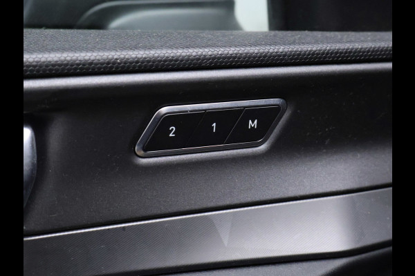 Lynk & Co 01 1.5 Sport (APPLE CARPLAY,SCHUIFDAK,CAMERA,360 VIEW,STOELVERWARMING,CLIMATE,CRUISE,LED,GETINT,SPORTSTOELEN,LM VELGEN)